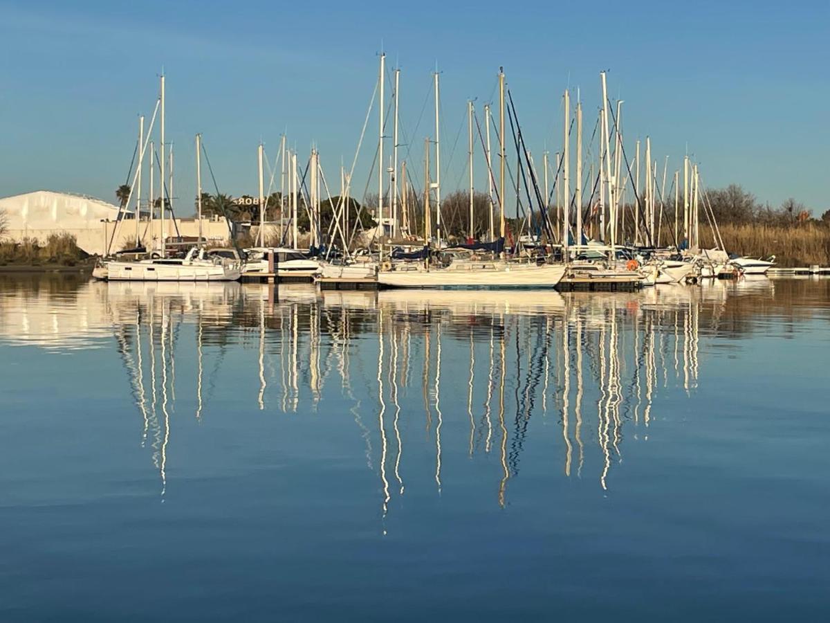 Studio - Les Pieds Dans L'Eau Agreable En Toutes Saisons 4 Couchages - Climatisation - Parking Prive - Piscine Sur Mer - Vue Magnifique Et Rare - Situation Optimum - Les Argonautes - Ile Des Pecheurs - Cap D'Agde Dış mekan fotoğraf